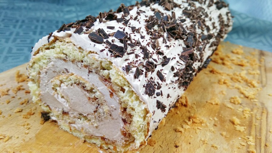Рулет с масляным кремом