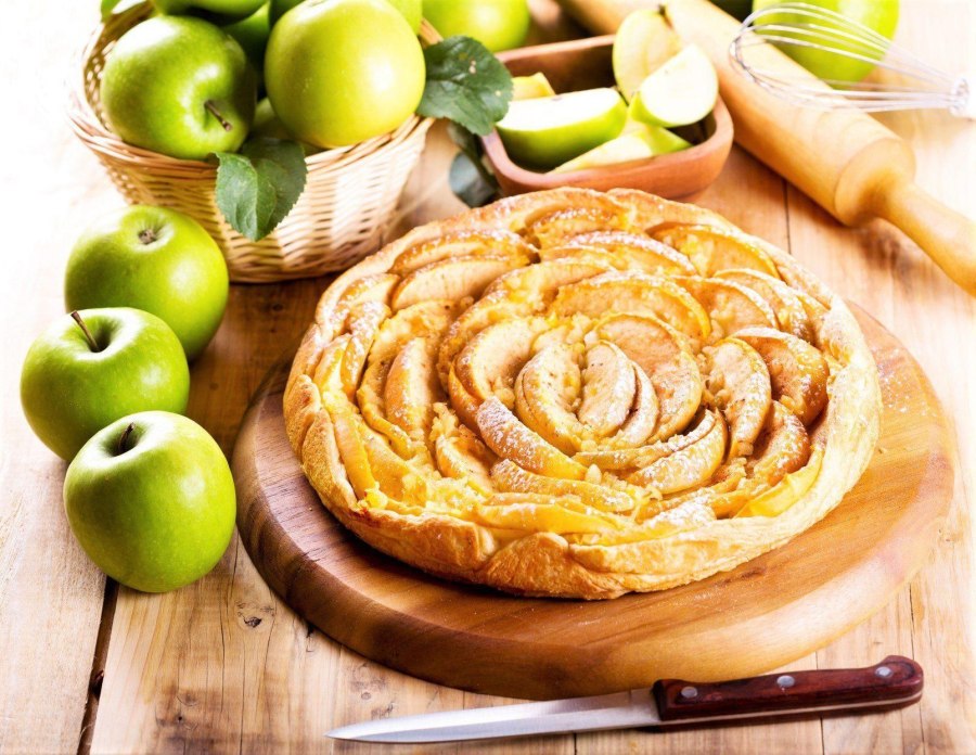 Яблочный спас пирог