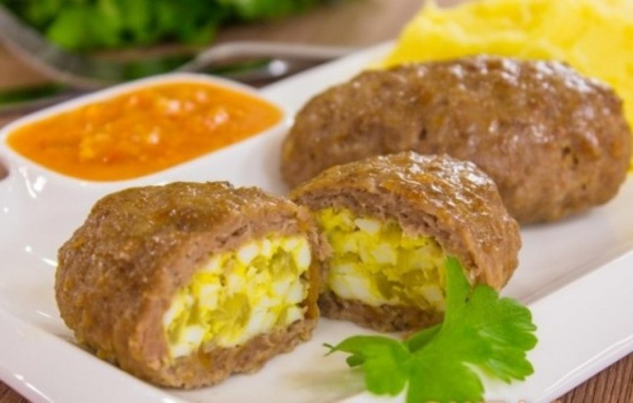Зразы мясные с яйцом и луком