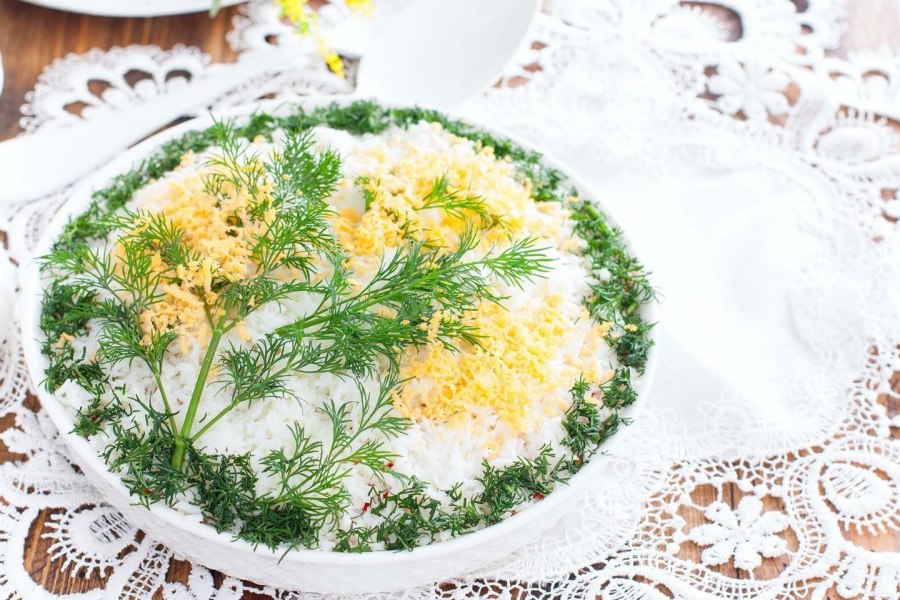Салат Мимоза с чипсами