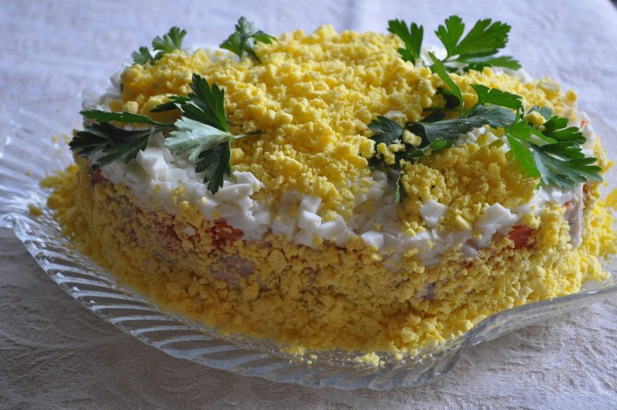 Салат Мимоза с сайрой