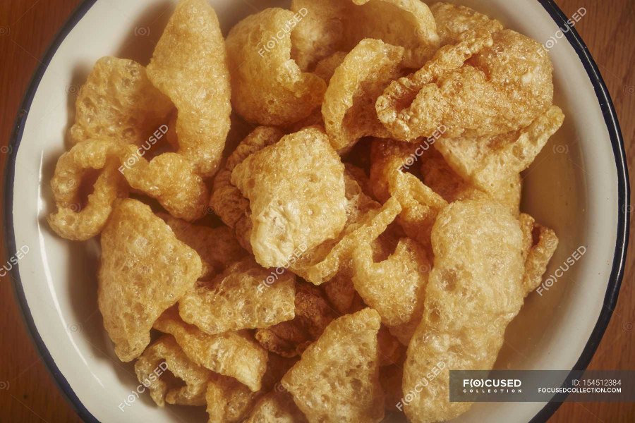 Жареная свиная шкура