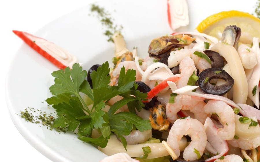 Салат Нептун из морепродуктов