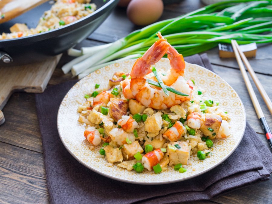 Fried Rice (с креветкой и яйцом)