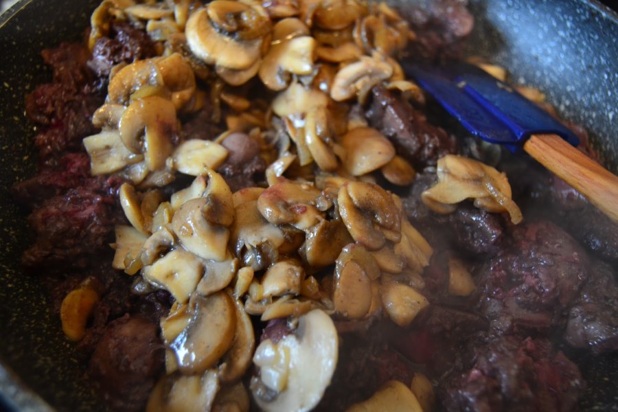 Печенка с грибами