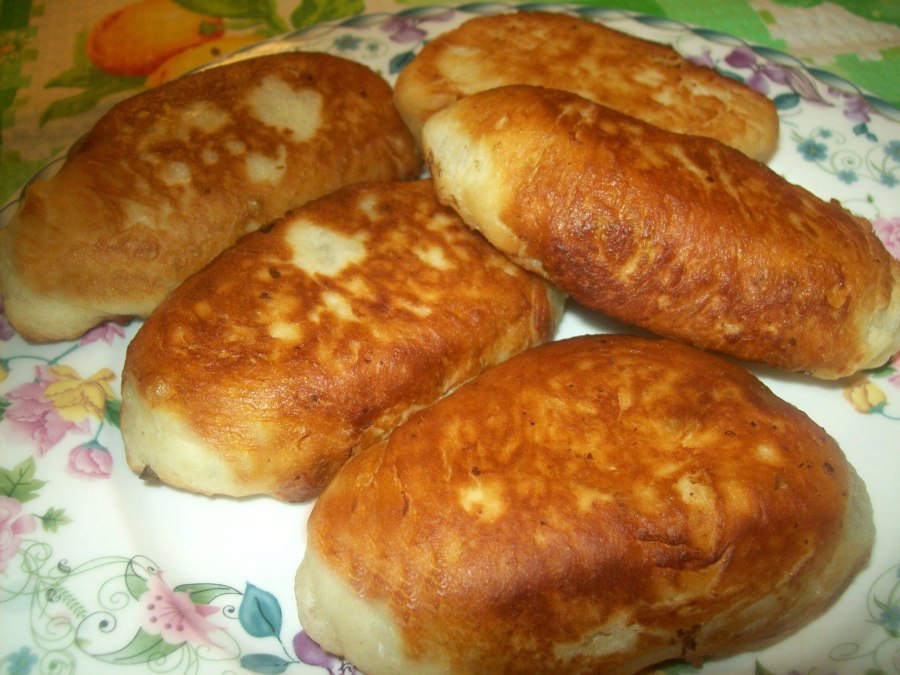 Пирожки с печенью жареные