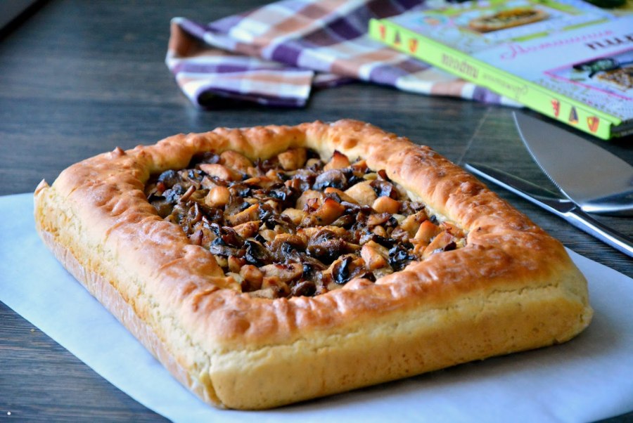 Пирог с курицей и шампиньонами