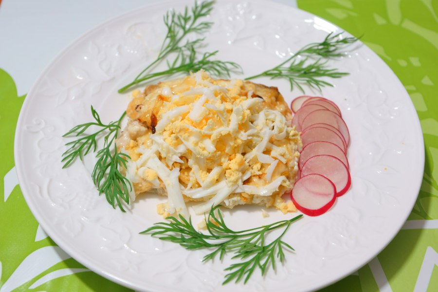 Минтай тушеный с овощами