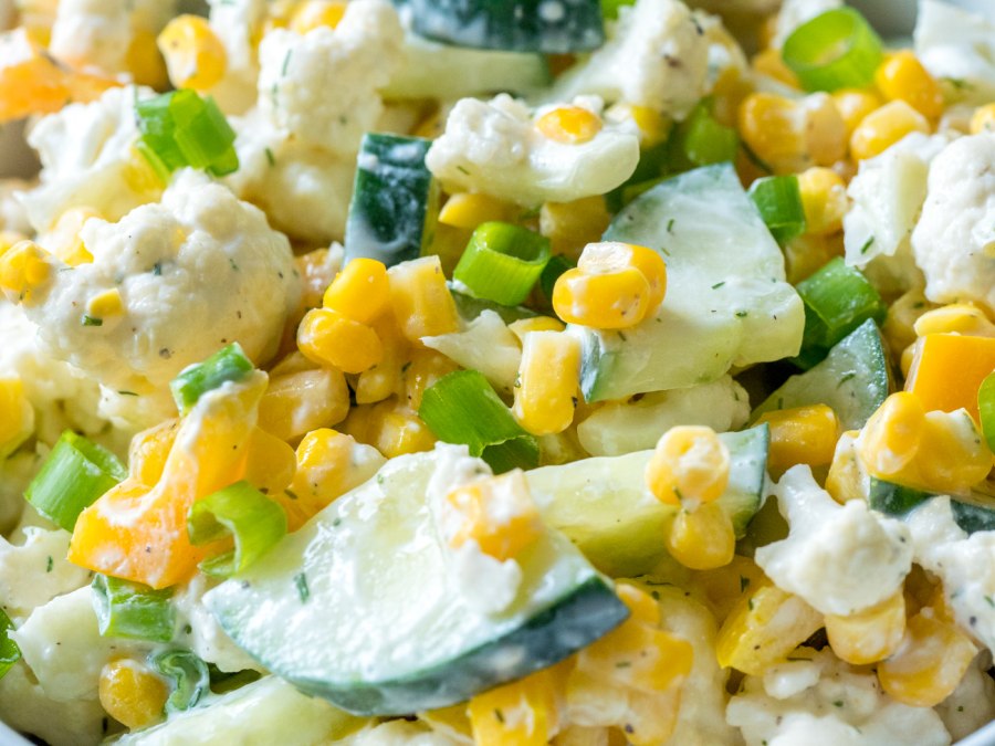 Салат с яйцом и кукурузой