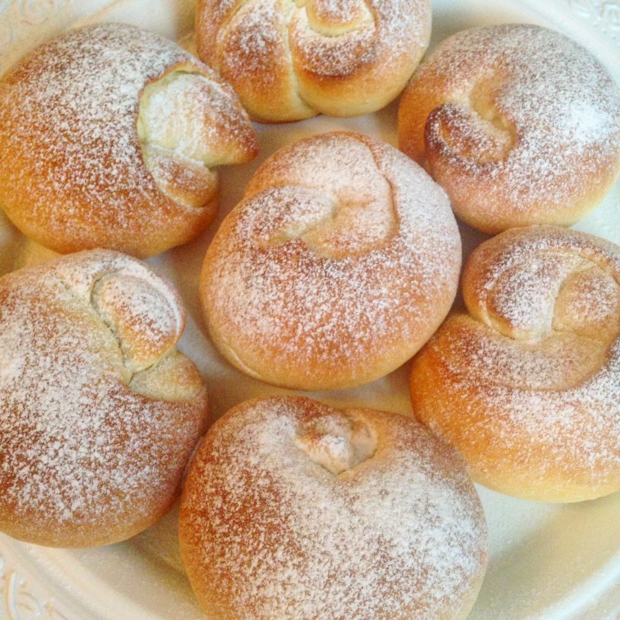 Выпечка булочки