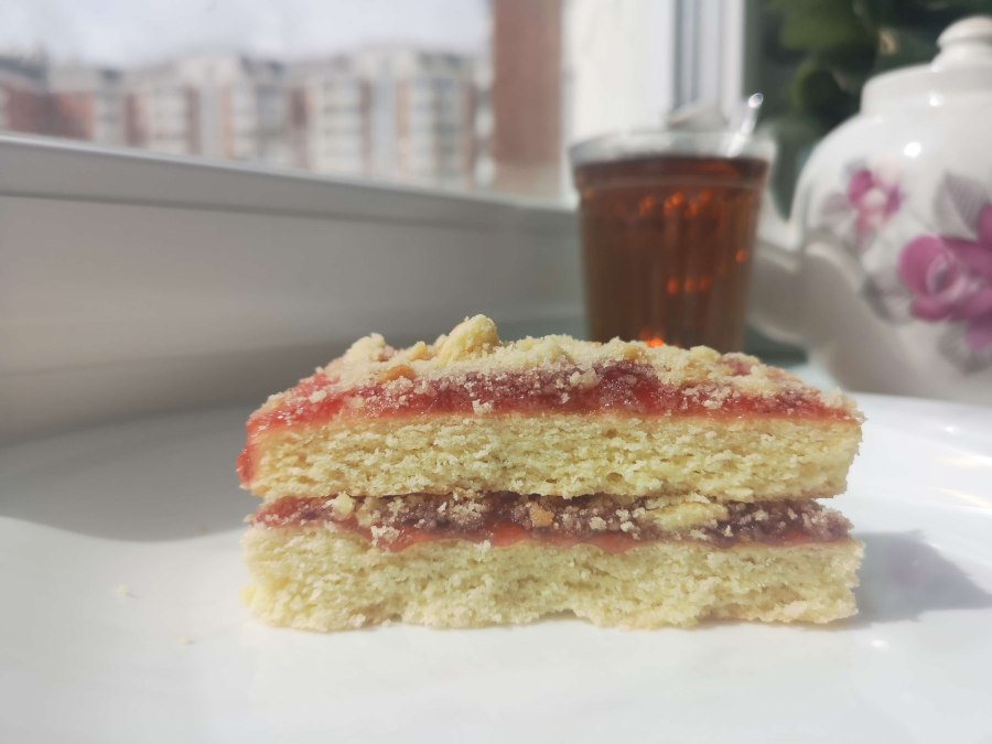 Песочный пирог с абрикосовым джемом