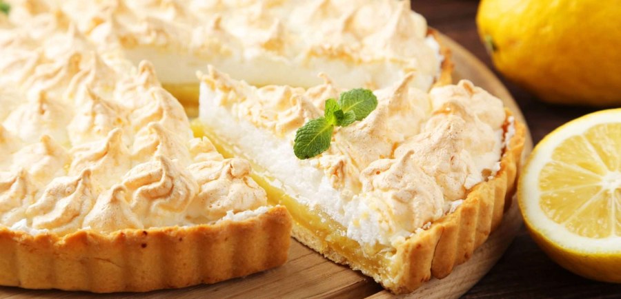 Пирог шарлотка с яблоками