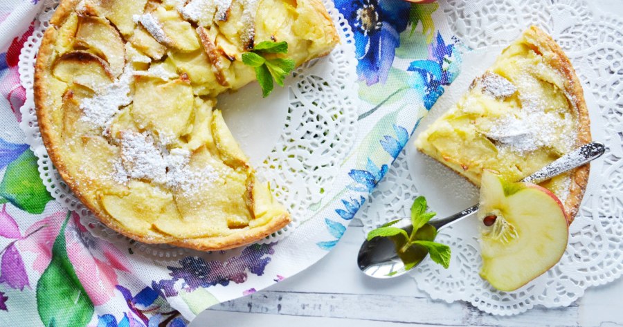 Шарлотка с кремом