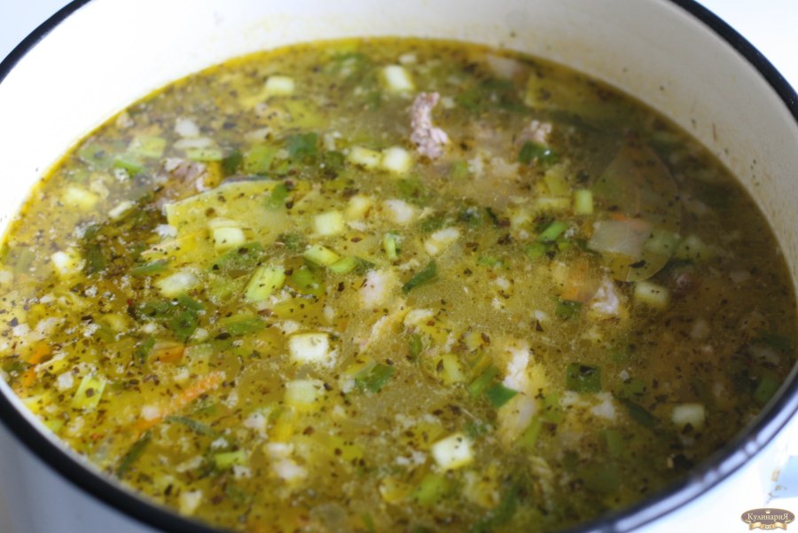 Рассольник с перловкой и солеными