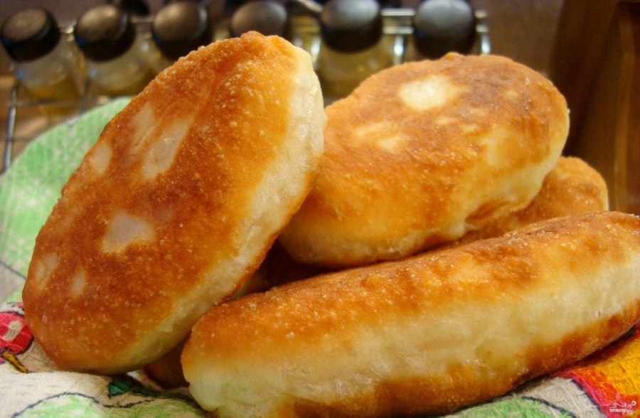 Жареные пирожки сладкие