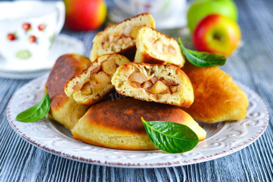 Открытые пирожки с яблоками