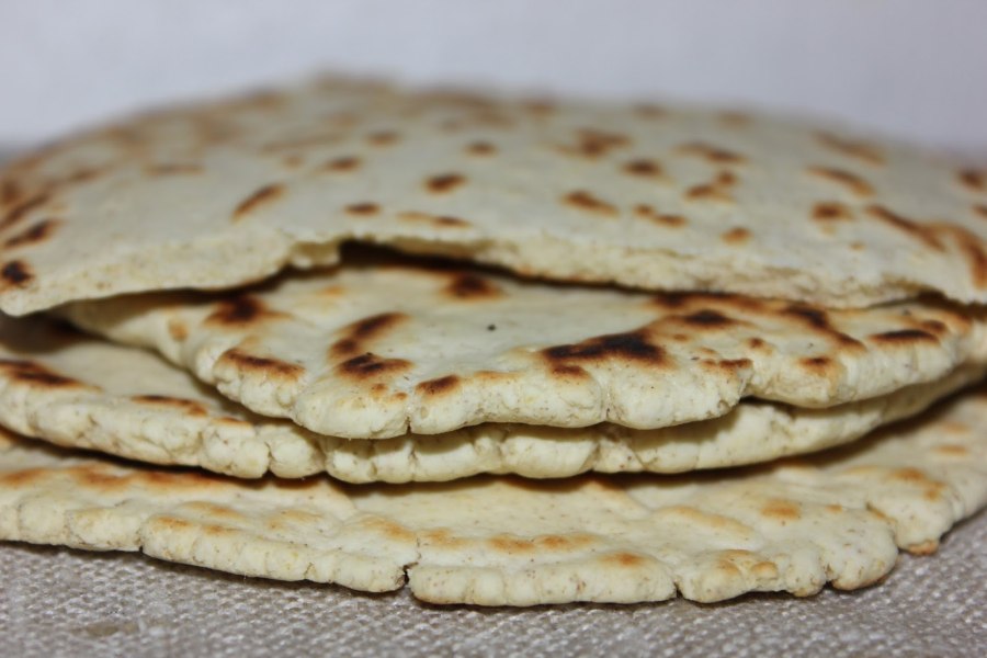 Курт с лепешкой