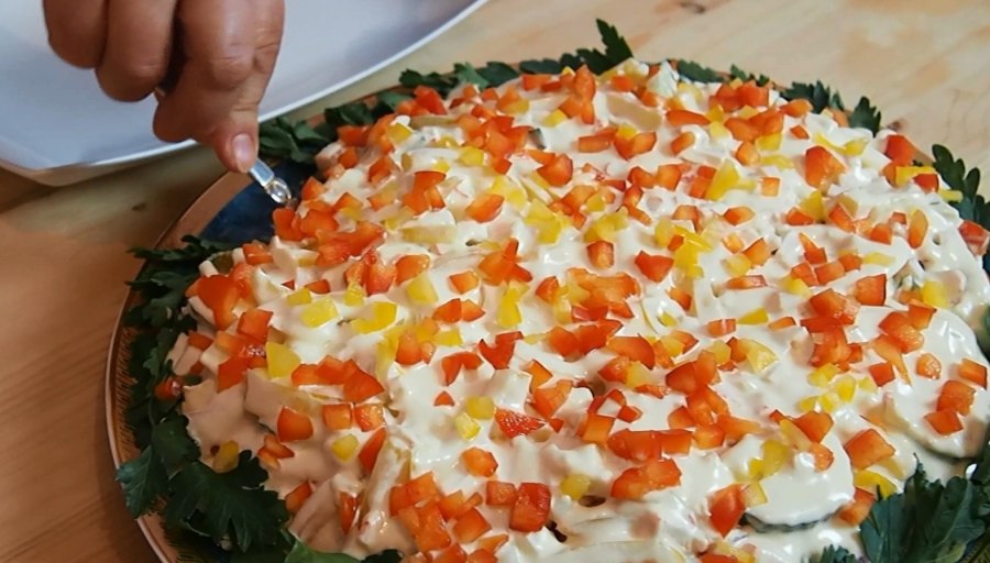 Вкусные новогодние салаты