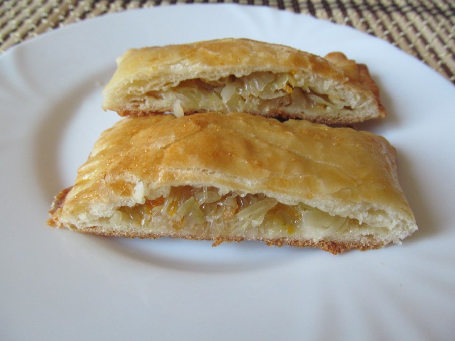 Постный пирог из капусты
