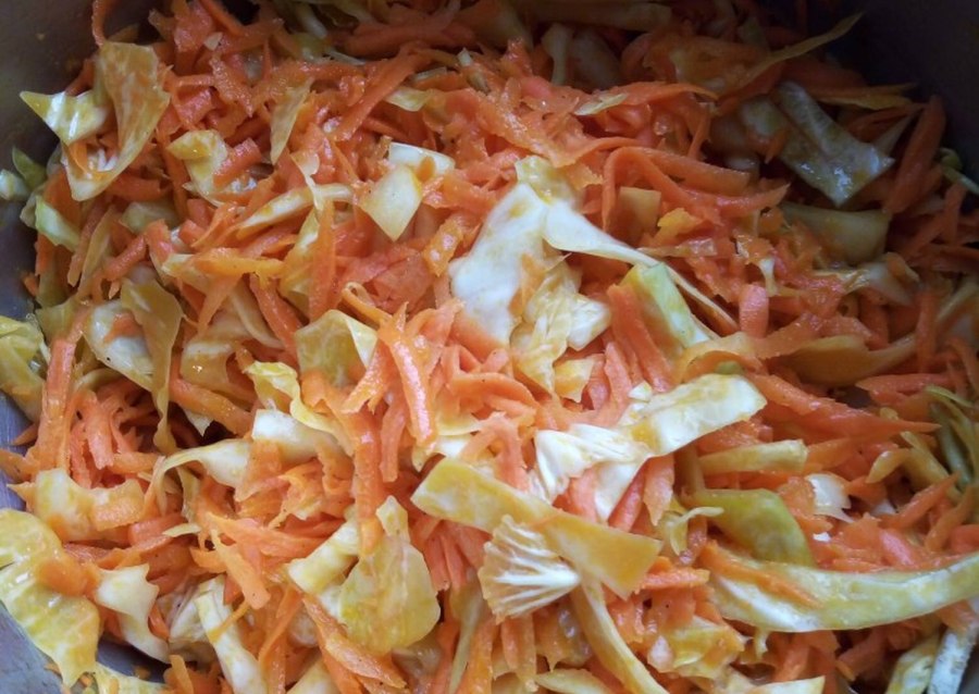Маринованная капуста с болгарским перцем