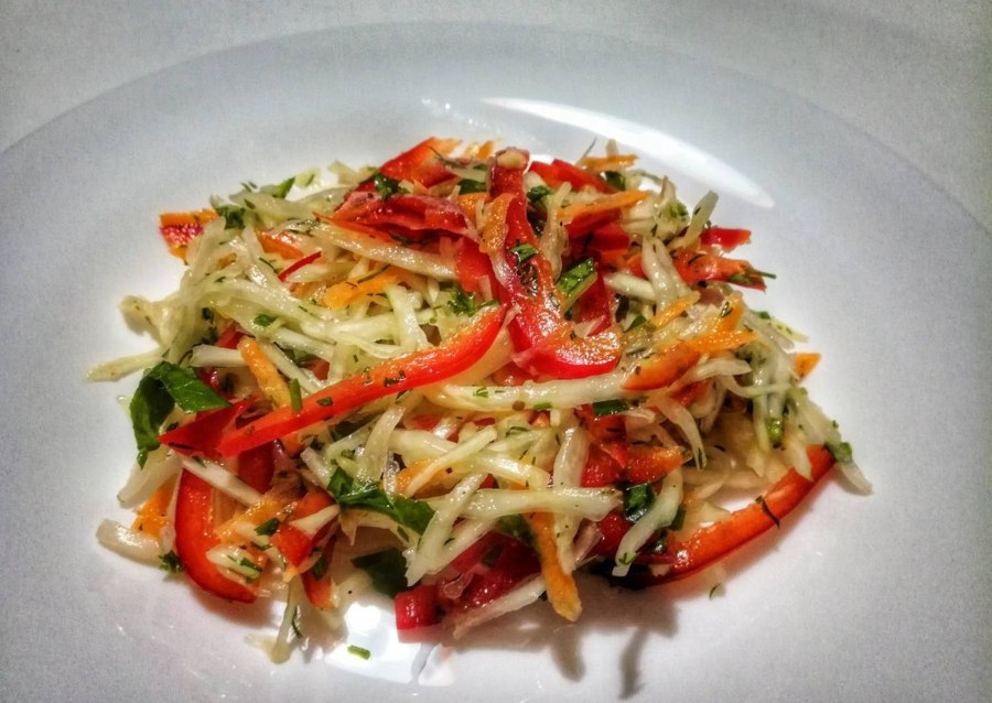 Салат с корейской капустой