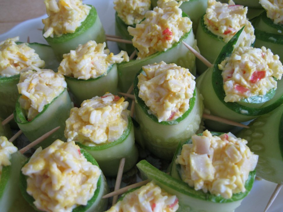 Огуречные роллы с крабовыми палочками