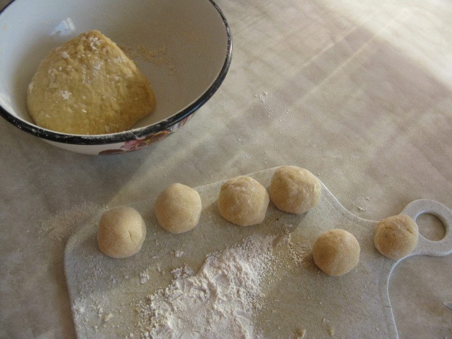 Круглые шарики из сыра