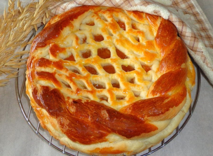 Пирожки с вишней