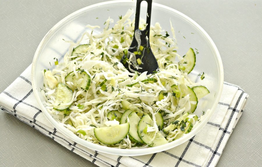 Овощной салат с капустой