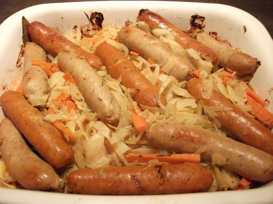 Капуста с сосисками