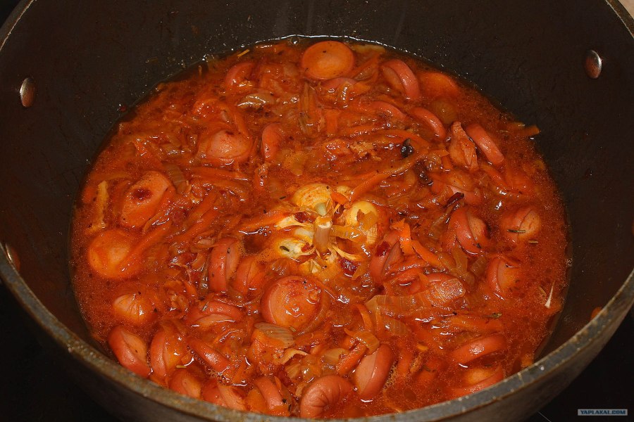 Тушёная квашеная капуста с сосисками