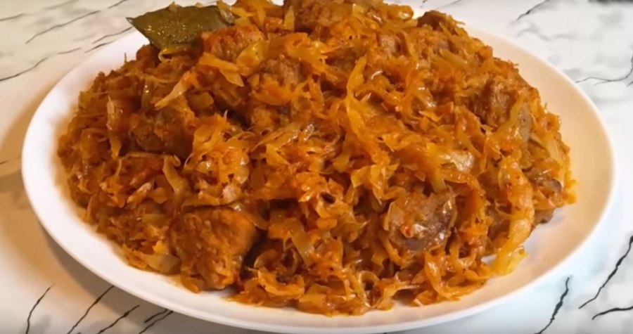 Свинина с картошкой и овощами в духовке