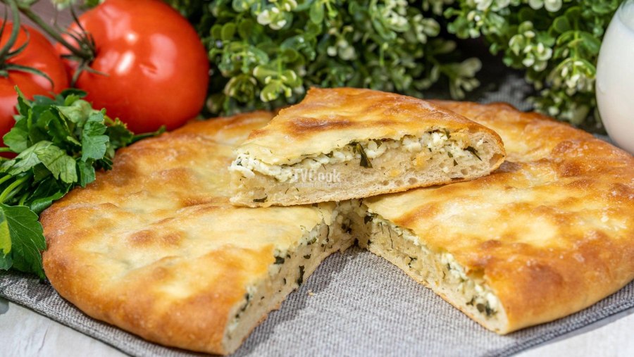 Осетинский пирог с сыром и зеленью