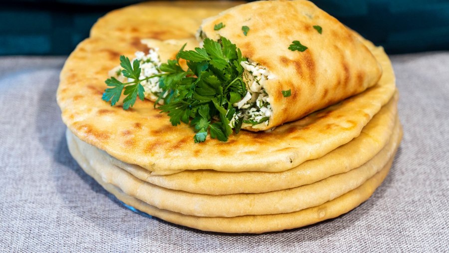 Лепешки с сулугуни