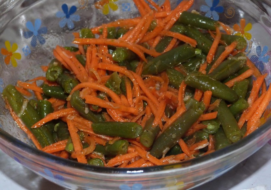 Салат с спаржей и корейской морковью
