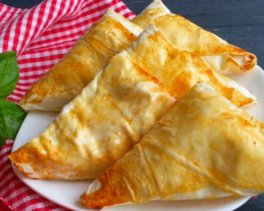 Хачапури из лаваша с творогом и сыром