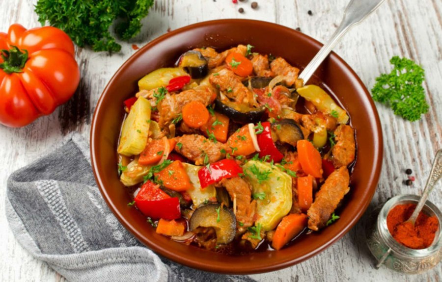 Овощное рагу с баклажанами и кабачками