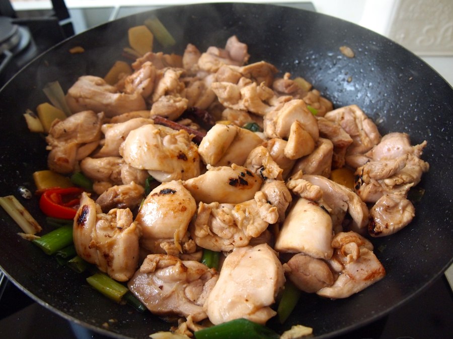 Жареная курица с грибами