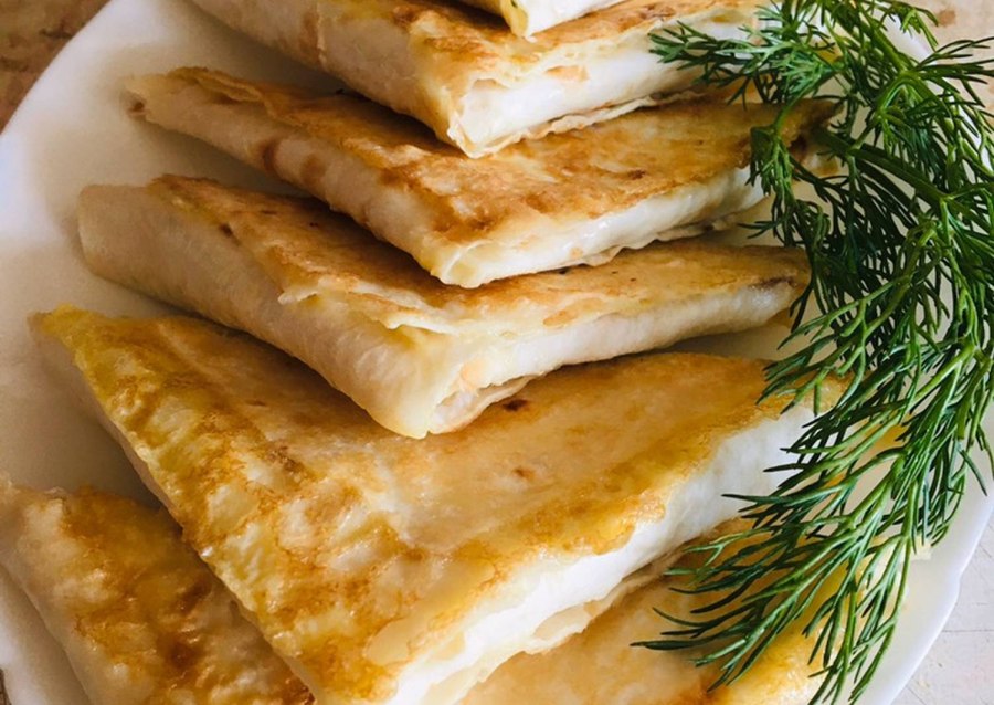 Конвертики из лаваша с сыром и зеленью