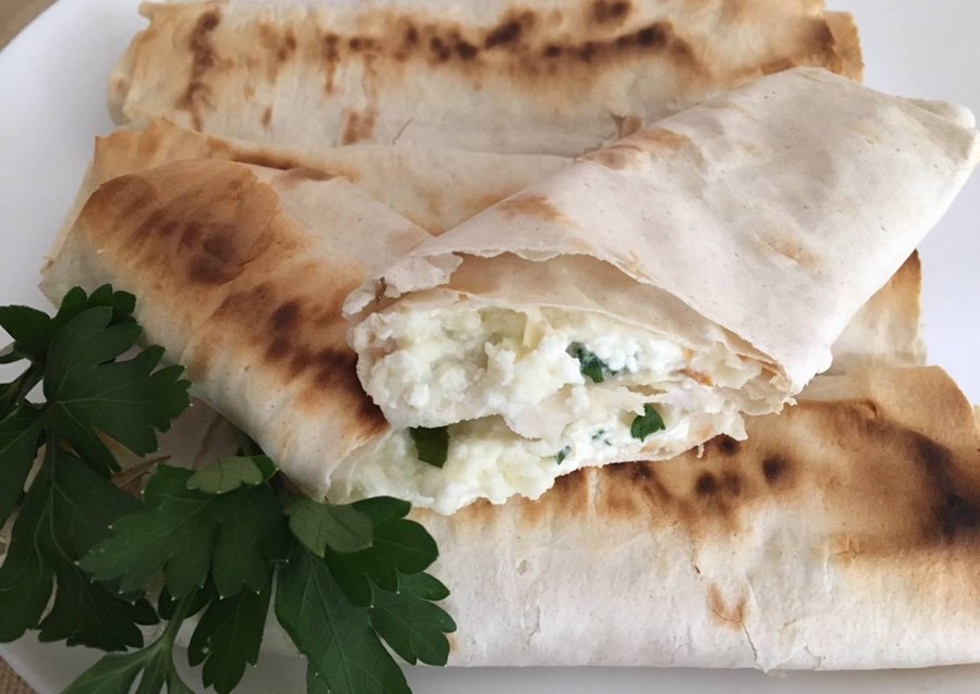 Лаваш с творожным сыром и зеленью