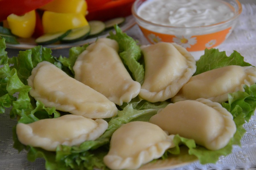 Вареники с адыгейским сыром и зеленью
