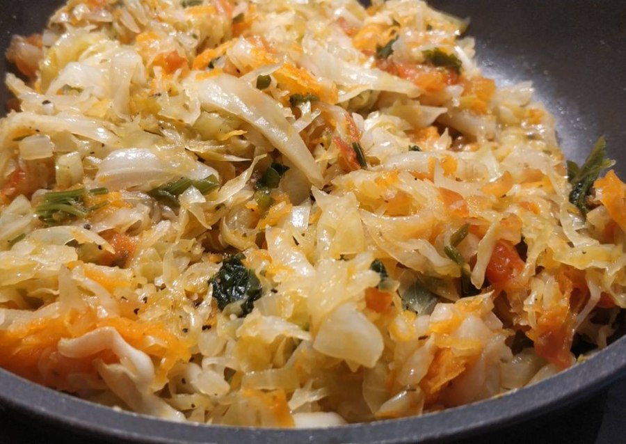 Белокочанная капуста тушеная