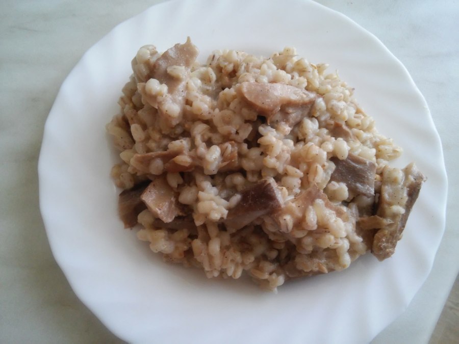 Перловка с сыром и сметаной