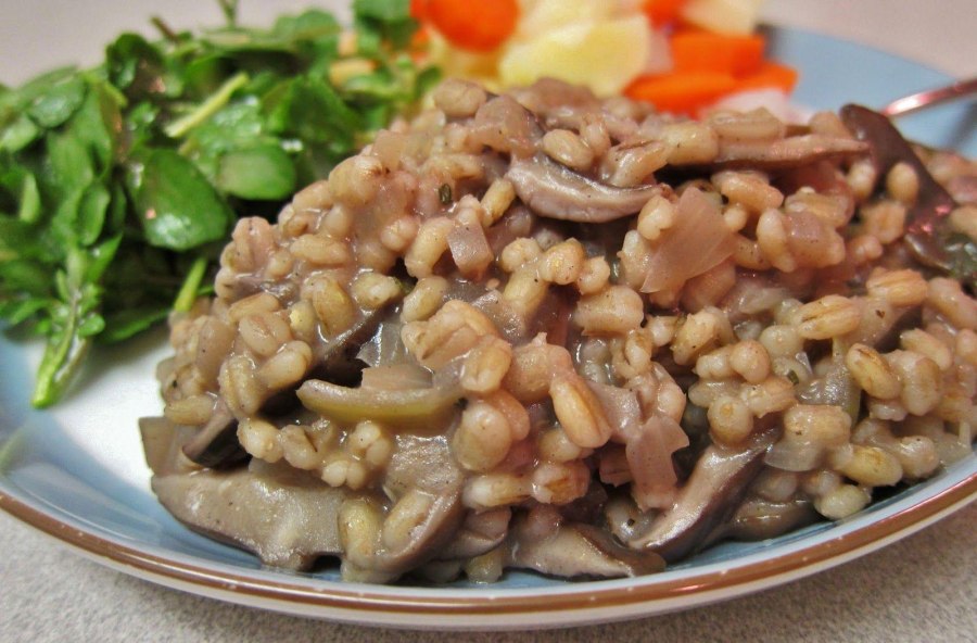 Перловая каша с белыми грибами