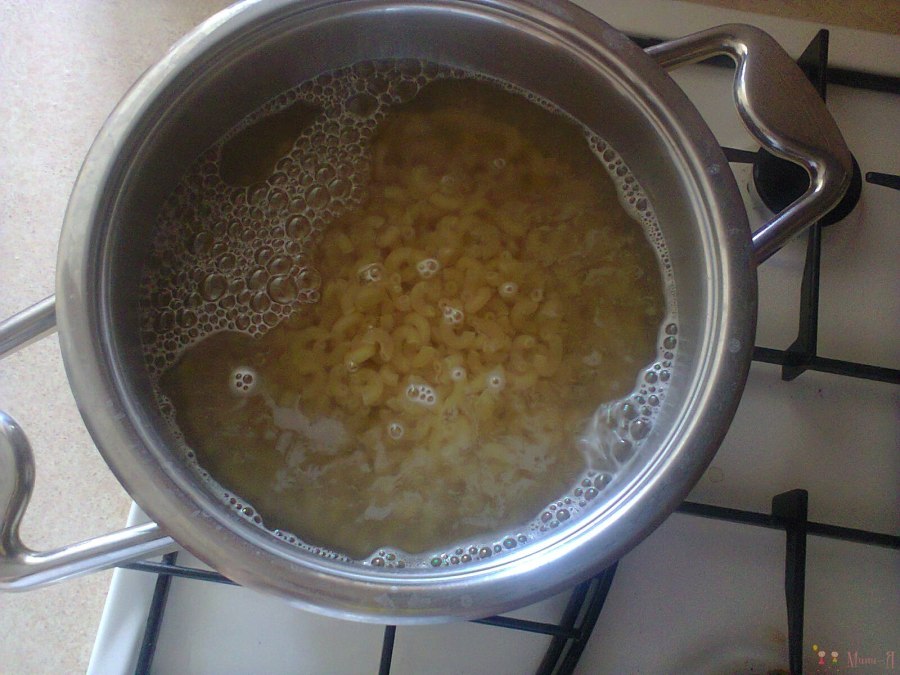 Макароны в кастрюле