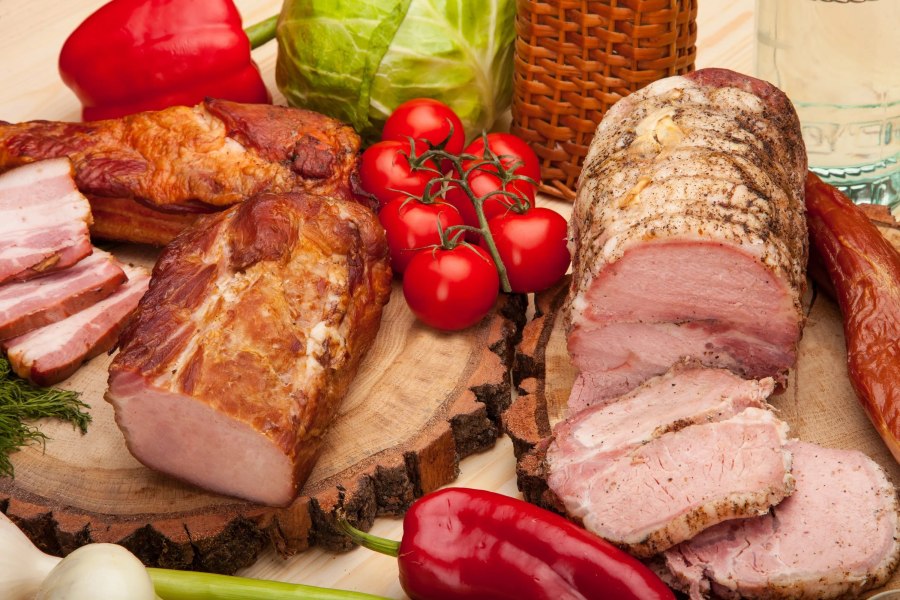 Мясные продукты копчености