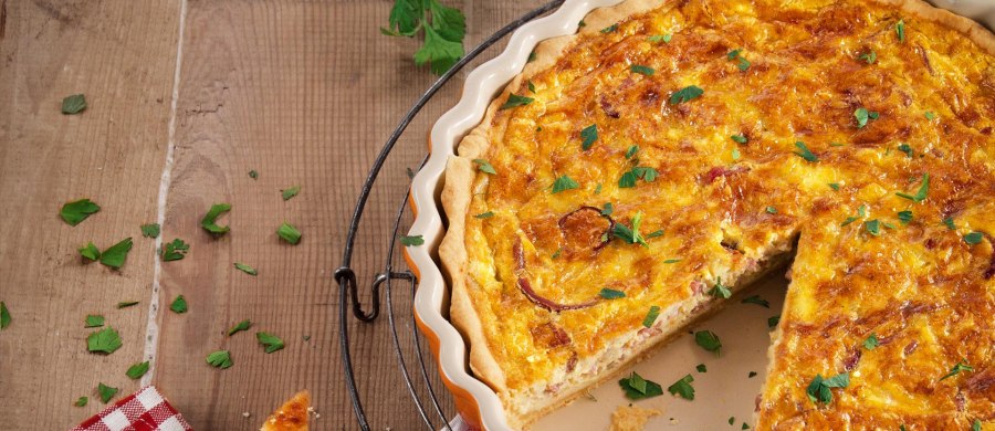 Луковый пирог из песочного теста
