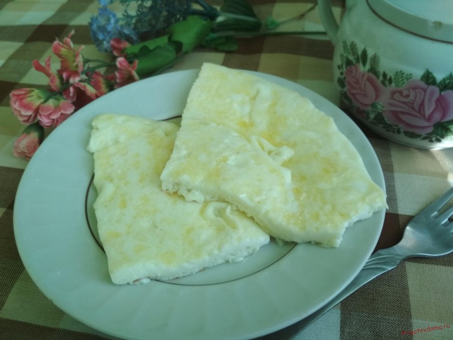 Омлет на сковороде с молоком