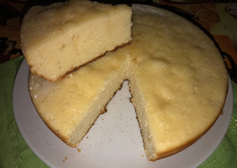 Манник на кефире в мультиварке