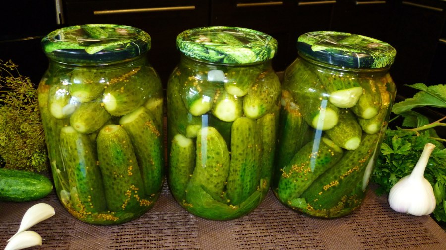 Огурцы маринованные